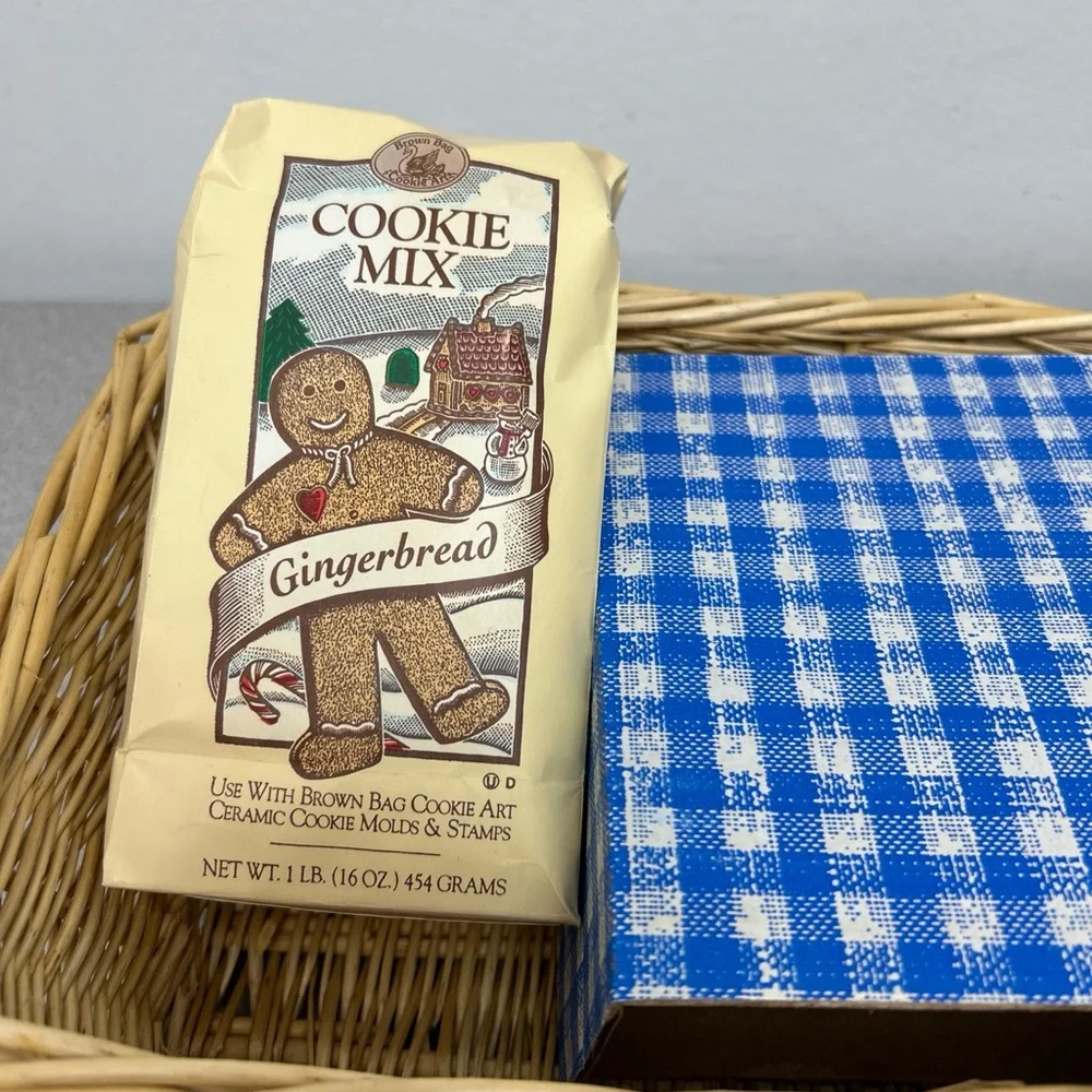 Brown Bag Cookie Art stoneware gingerbread man‎ mold and mix